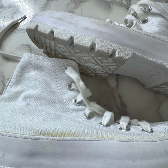 Converse - Picture 3 of 6